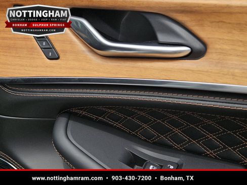 Used 2025 Jeep Grand Cherokee L Summit AWD/4WD image 35