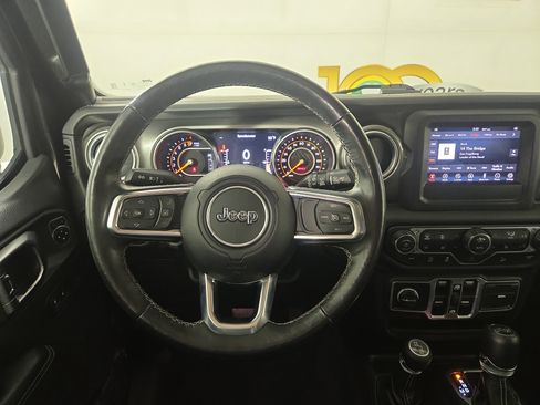 Used 2018 Jeep Wrangler Unlimited Sahara w/ Cold Weather Group image 15