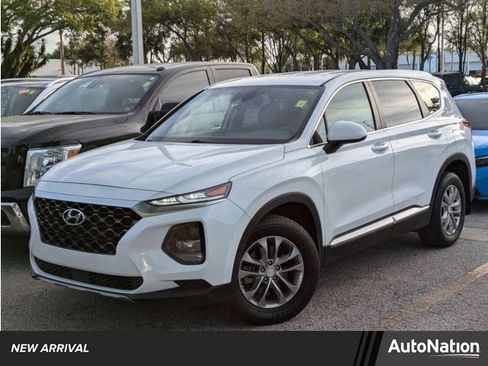 Used 2019 Hyundai Santa Fe SE image 1