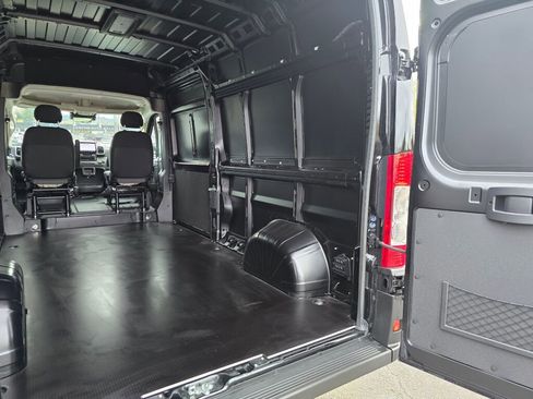 New 2025 RAM ProMaster 3500 w/ Quick Order Package 24G SLT image 15