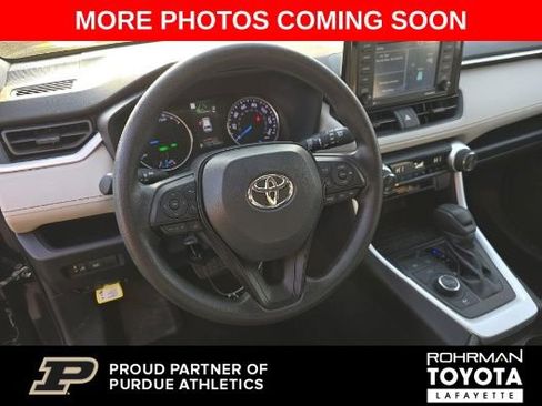 Used 2021 Toyota RAV4 XLE image 8