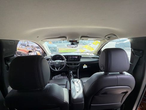 Used 2025 Buick Encore GX Avenir w/ Avenir Technology Package FWD image 11