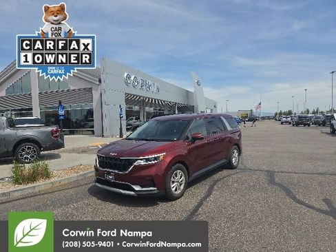 Used 2024 Kia Carnival LX FWD image 1