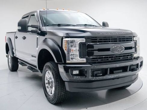 Used 2018 Ford F250 XLT w/ Snow Plow Prep Package AWD/4WD image 9