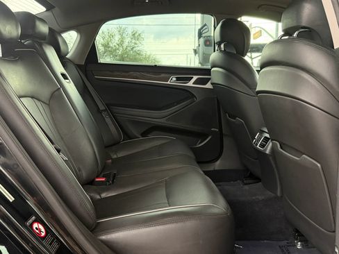 Used 2015 Hyundai Genesis 5.0 RWD image 13