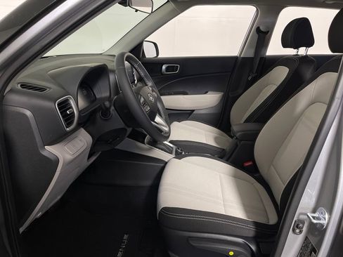 New 2025 Hyundai Venue SEL image 12