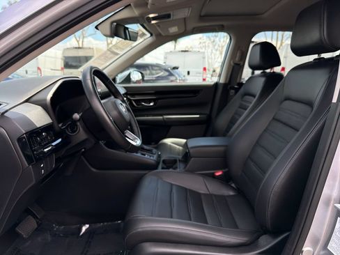 Used 2025 Honda CR-V EX-L image 9
