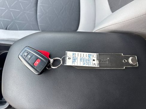Used 2025 Toyota RAV4 XLE FWD image 9