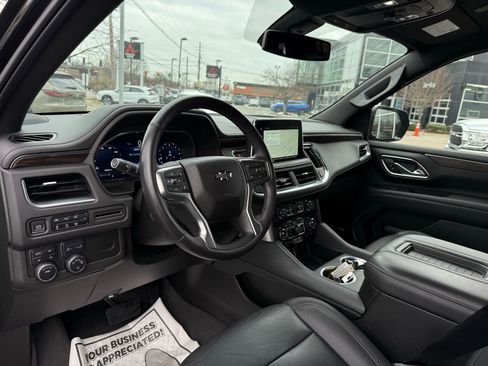 Used 2022 Chevrolet Tahoe Z71 w/ Luxury Package image 32