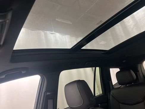 Used 2024 Cadillac XT6 Premium Luxury image 24