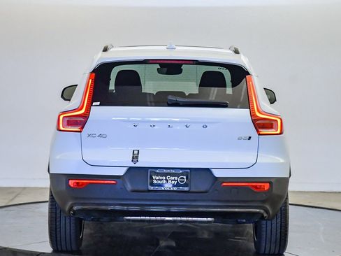 Certified 2025 Volvo XC40 B5 Plus w/ Climate Package image 3