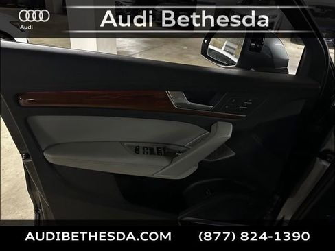 Used 2023 Audi Q5 2.0T Prestige w/ Prestige Package image 14