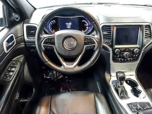 Used 2018 Jeep Grand Cherokee Limited AWD/4WD image 17