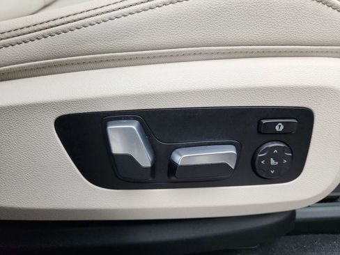 Used 2021 BMW X5 xDrive40i w/ M Sport Package image 32