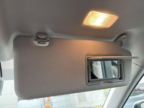 Used 2023 Toyota Highlander XLE AWD/4WD image 41