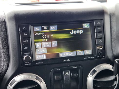 Used 2013 Jeep Wrangler Sahara w/ Dual Top Group AWD/4WD image 32