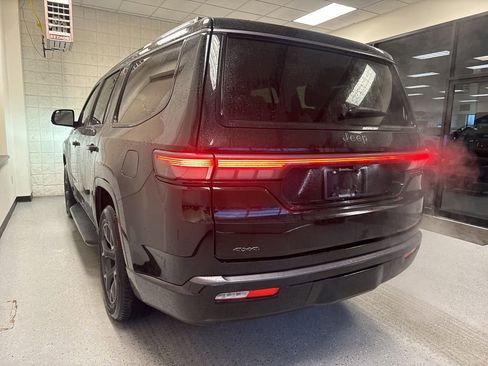 New 2026 Jeep Grand Wagoneer Limited AWD/4WD image 17