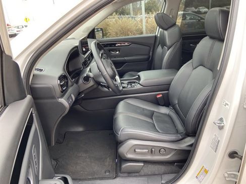 Used 2023 Honda Pilot Touring image 33