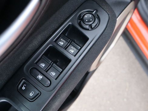 Used 2016 Jeep Renegade Latitude w/ Cold Weather Group image 27