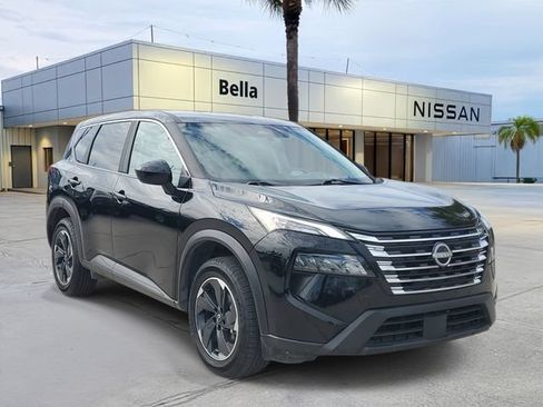 Used 2025 Nissan Rogue SV FWD image 9