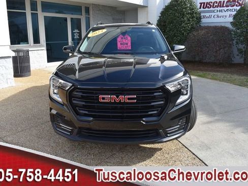 Used 2024 GMC Terrain SLE w/ Driver Convenience Package image 4