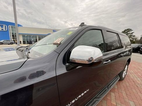 Used 2023 Chevrolet Suburban Premier AWD/4WD image 11