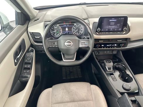 Used 2025 Nissan Rogue SV AWD/4WD image 10
