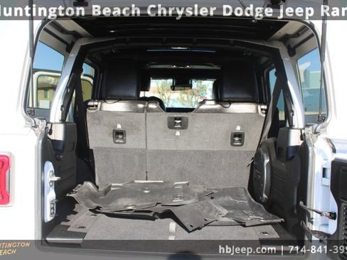 Used 2021 Jeep Wrangler Unlimited Sahara image 34