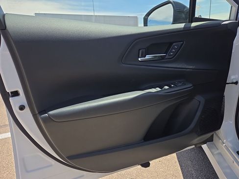 New 2026 Toyota Prius Plug-In Hybrid FWD image 17