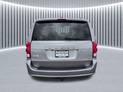 Used 2019 Dodge Grand Caravan SXT w/ Driver Convenience Group FWD image 8