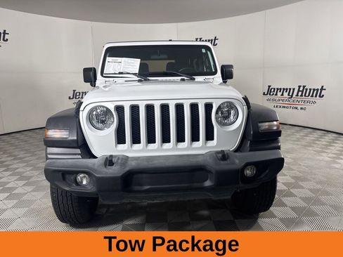 Used 2019 Jeep Wrangler Sport image 4