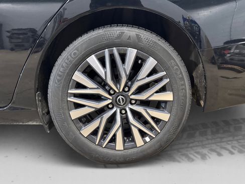 Used 2025 Nissan Altima 2.5 SV FWD image 45