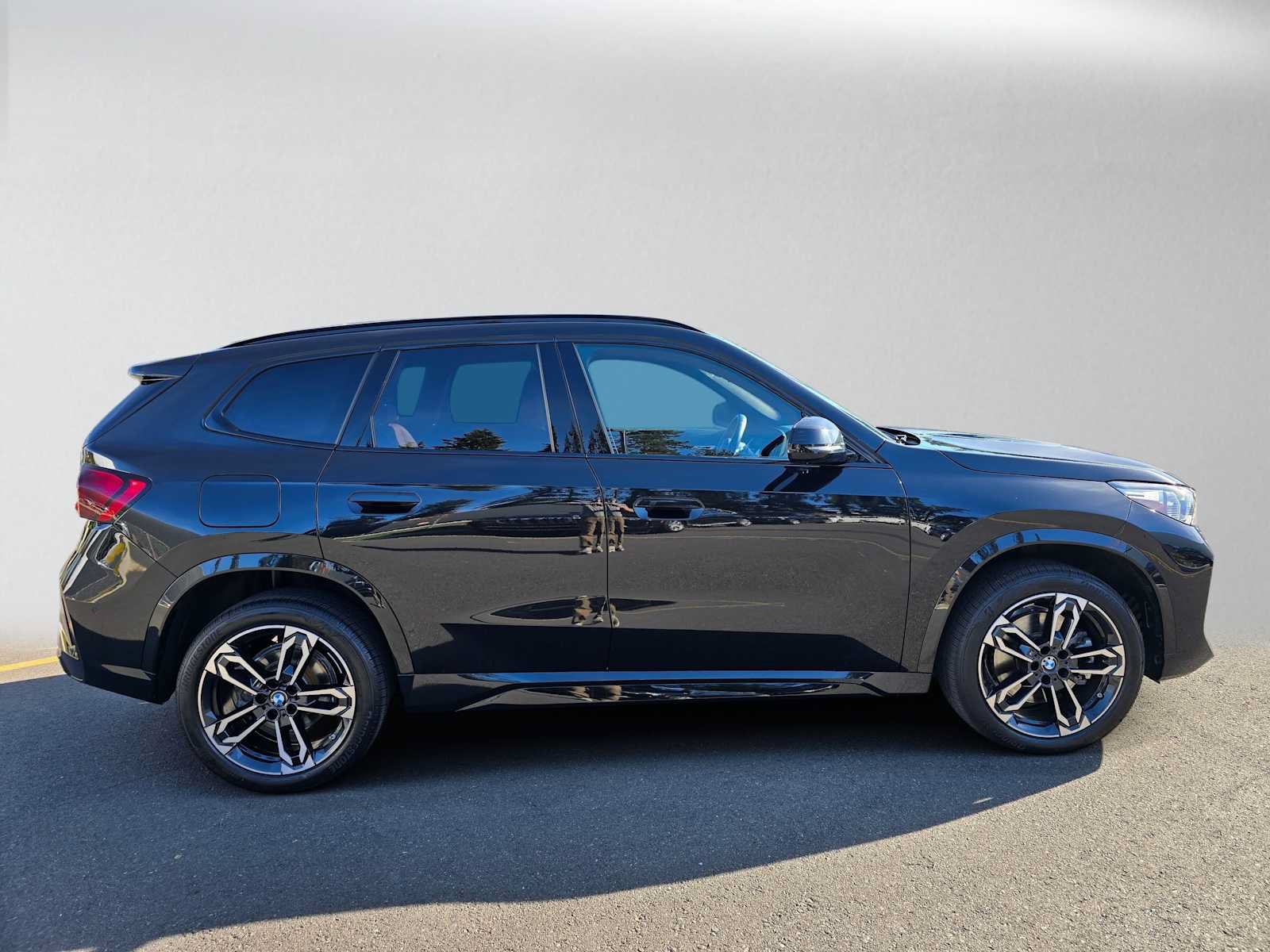 Used 2026 BMW X1 xDrive28i w/ M Sport Package AWD/4WD image 2