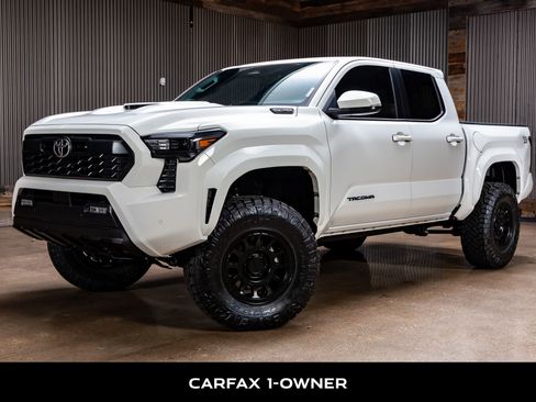 Used 2024 Toyota Tacoma TRD Sport image 5