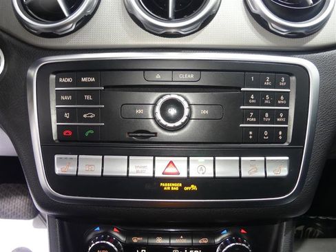 Used 2019 Mercedes-Benz GLA 250 4MATIC image 37