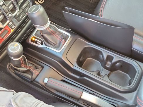 Certified 2020 Jeep Gladiator Rubicon image 9