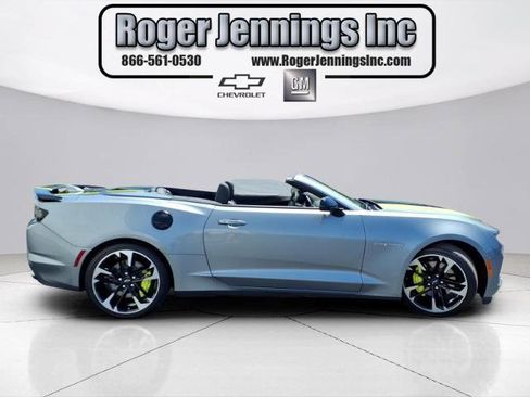 Used 2023 Chevrolet Camaro SS RWD image 5