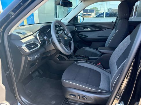 Used 2023 Chevrolet TrailBlazer LT w/ Convenience Package AWD/4WD image 17