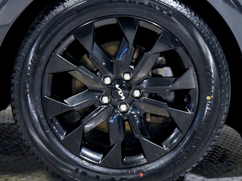 Used 2024 Kia Carnival SX Prestige image 15