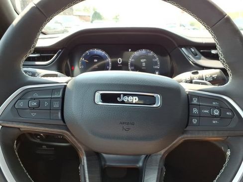 New 2026 Jeep Grand Cherokee L Limited AWD/4WD image 11
