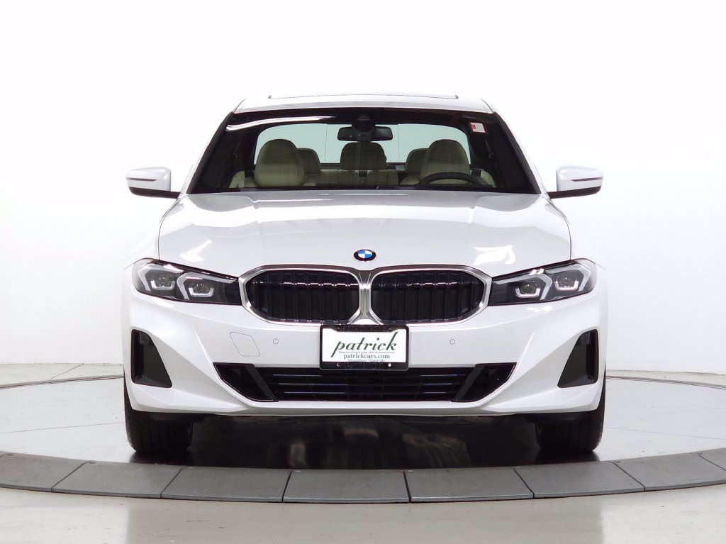 Used 2026 BMW 330i xDrive Sedan w/ Premium Package AWD/4WD image 2