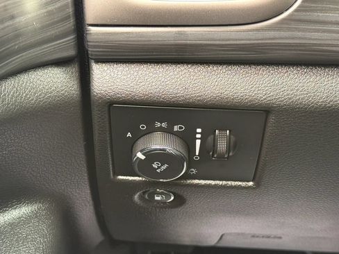 Used 2021 Jeep Grand Cherokee Laredo X AWD/4WD image 42