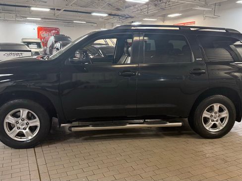 Used 2008 Toyota Sequoia SR5 image 1