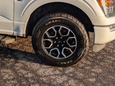 Certified 2022 Ford F150 XLT w/ Equipment Group 302A High image 7