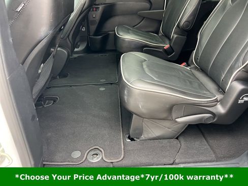 Certified 2025 Chrysler Pacifica Limited image 39