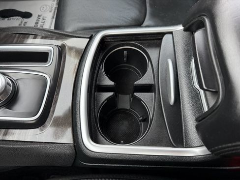 Used 2015 Chrysler 300 Limited image 50