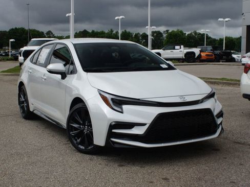 Used 2026 Toyota Corolla SE AWD/4WD image 5