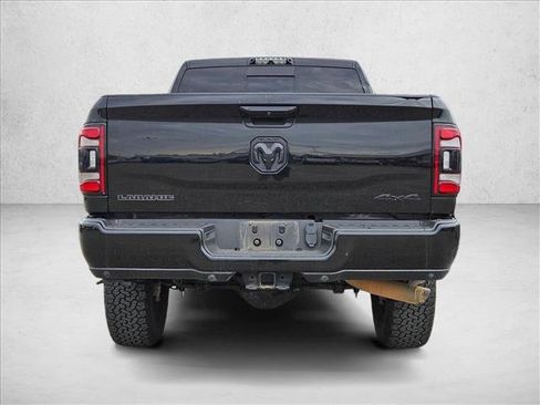 Used 2019 RAM 2500 Laramie w/ Black Appearance Package image 5