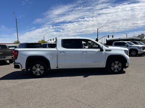 Used 2025 GMC Sierra 1500 SLT image 5