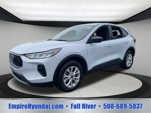 Used 2025 Ford Escape Active AWD/4WD image 1